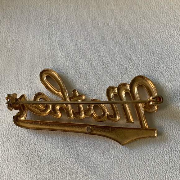 Mother brooch jewelry pin - Picture 4 of 8